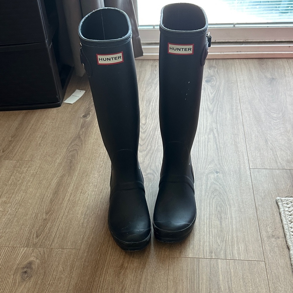 Hunter Classic Tall Navy Rain Boots